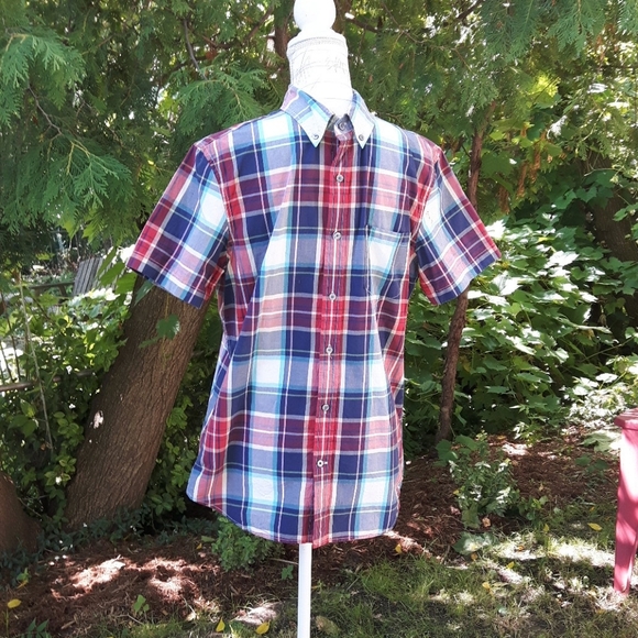Size M American Eagle button-up plaid shirt - Picture 4 of 10
